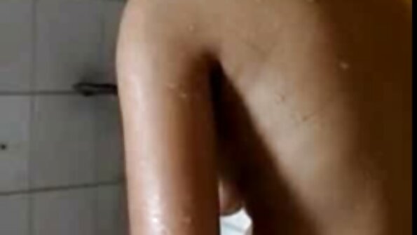 Alya video porno italiani orgasmi Stark si fa coprire i piedi sexy di sperma dopo aver servito il cazzo di BF