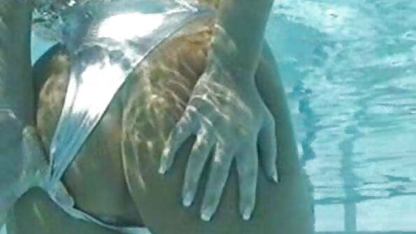 La video porno coppie scambiste italiane matrigna Sofie Marie con delle belle tette succhia il cazzo del figliastro e fa sesso con lui